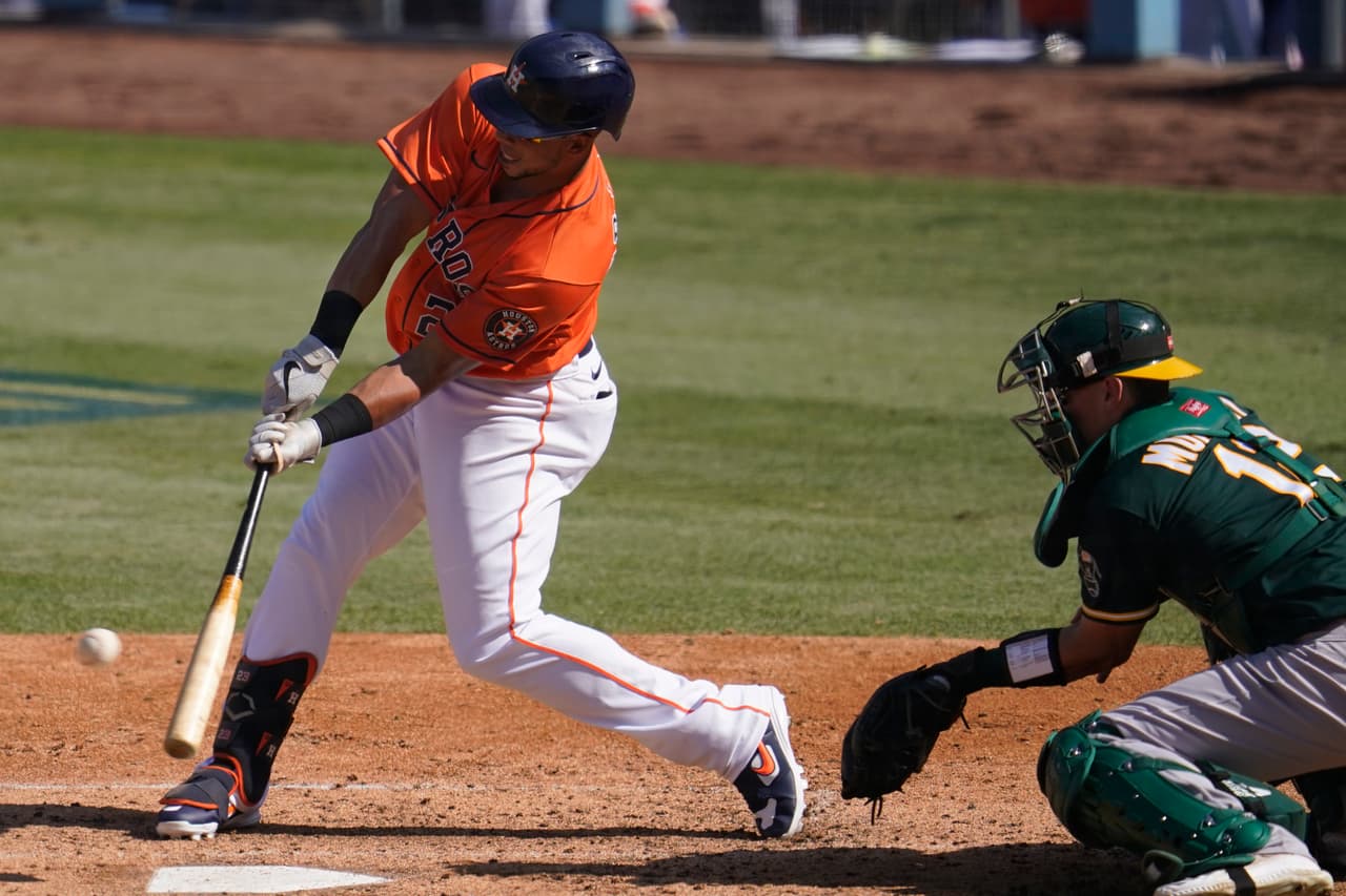 Okalnd Athletics logran despertar y vencen 9-7 a los Houston Astros en el juego tres de la serie.