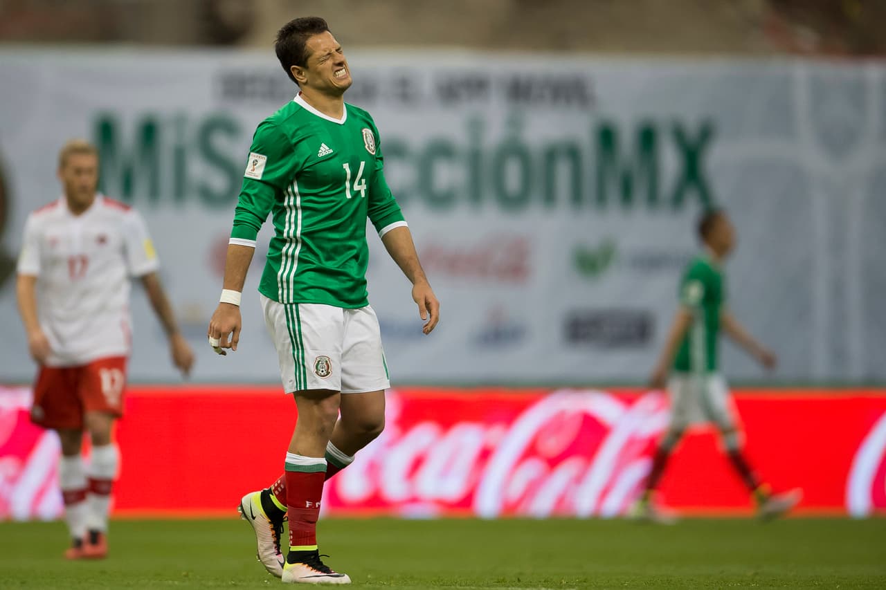 7- Javier Hernández - Su cambio obedeció más a la petición de la afición por verlo que a una necesidad táctica o de goles. Se tomó con calma el juego y estuvo lejos de anotar, y de acercarse a la histórica marca de Jared Borgetti.