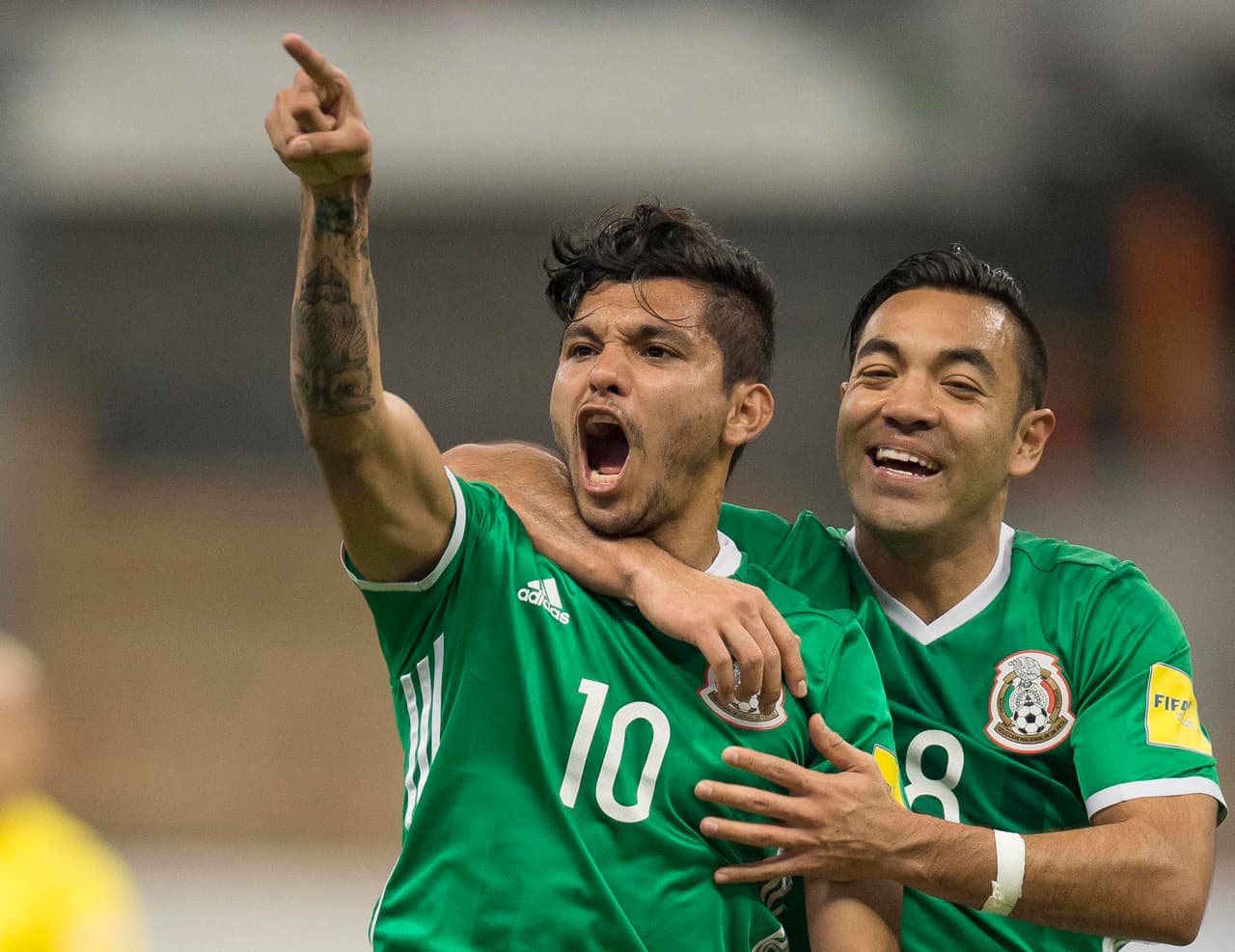 8 - Marco Fabián - Se mostró de buena manera, pidió el esférico y tomó responsabilidad. Él fue el hombre al que le cometieron el penal del primer gol y siguió presionando e insistiendo.