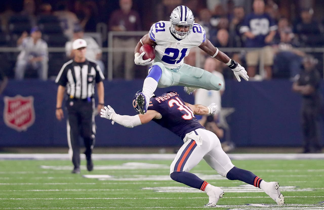 Salto de obstáculos del novato de los Cowboys, Ezekiel Elliot.