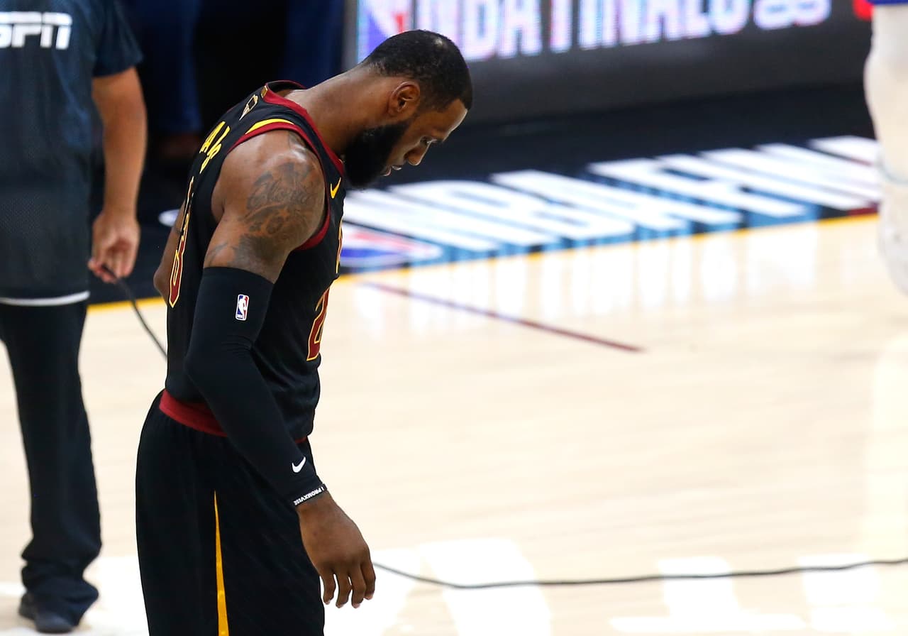 Fue la tercera final que los Cleveland Cavaliers perdieron contra Golden State Warriors, en una serie en la que estuvo por debajo de su nivel.