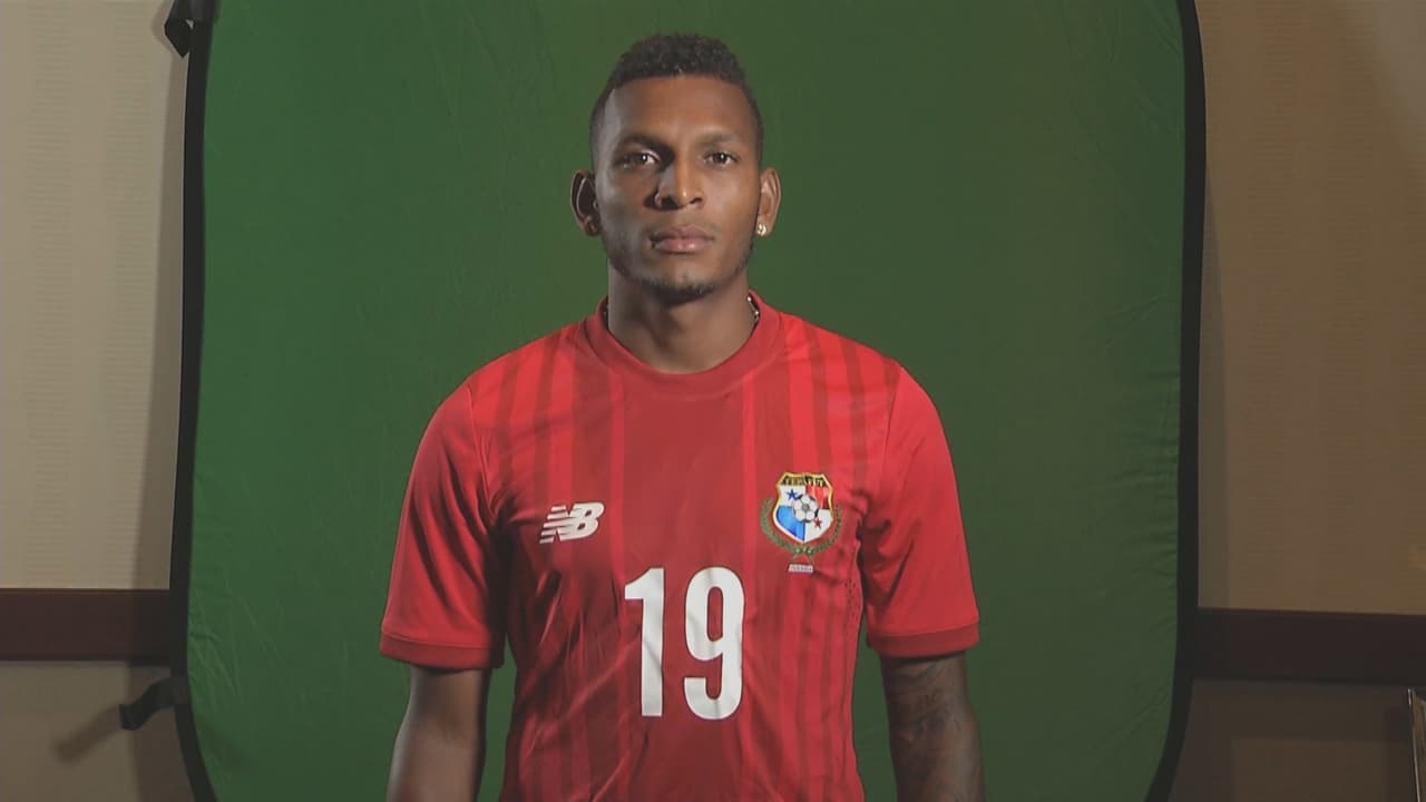 19 Alberto Quintero: Trató de manejar los hilos del medio campo canalero, quiso dar balones a sus delanteros, puso esfuerzo, pero no le bastó. Lo sacaron casi al finalizar el juego. Calificación: 7.