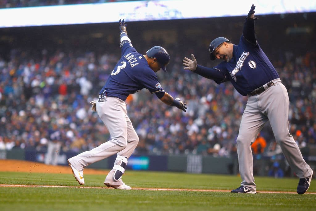 Un jonrón solitario de Orlando Arcia en la novena entrada agregó una carrera más para poner 5-0 la pizarra.