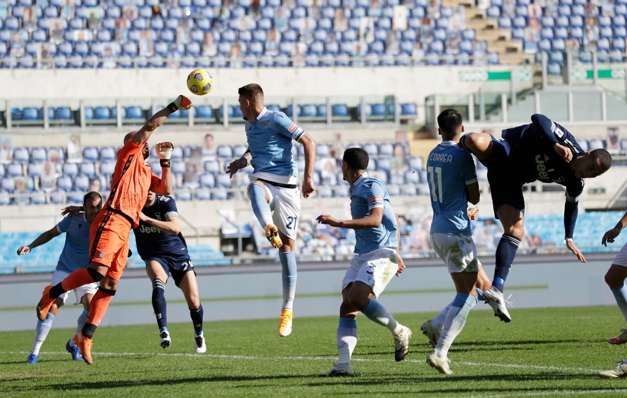 Juventus y Lazio terminan con empate en partido que parecía llevárselo los de la 'Vecchia Signora'. Cristiano Ronaldo le daba la ventaja a su equipo, pero al último minuto, en un toque de genialidad, Felipe Caicedo les roba un punto y anota gol al minuto 95 durante la Jornada 7 de la Serie A.