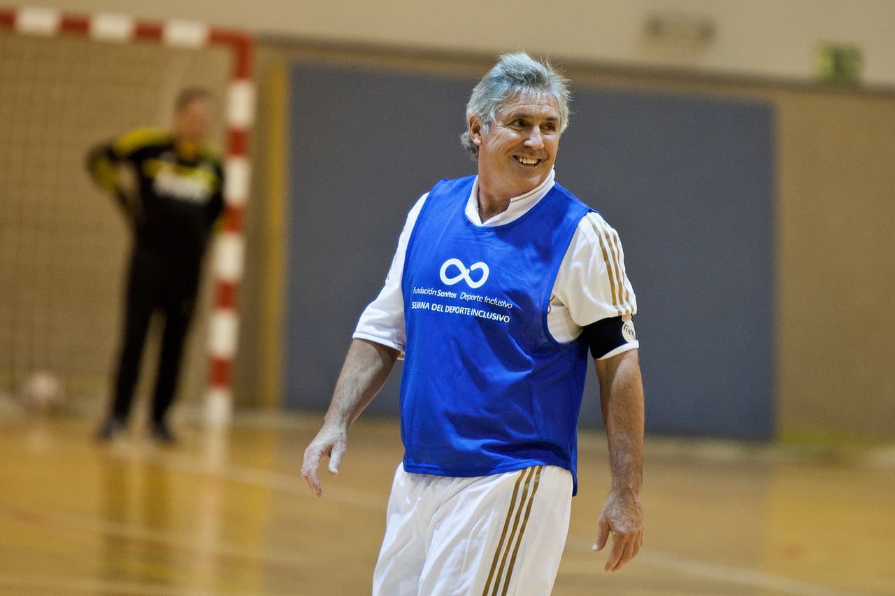 Carlos Alonso "Santillana", gran rematador de cabeza y que estuvo con Real Madrid de 1971 a 1988, fue noveno con 464 puntos.