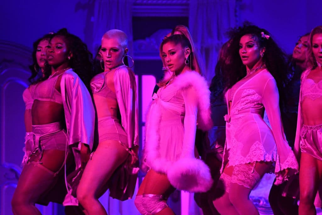 El hit que impactó la radio estadounidense en su lanzamiento, es el noveno track del exitoso ‘Sweetener’ (2018).