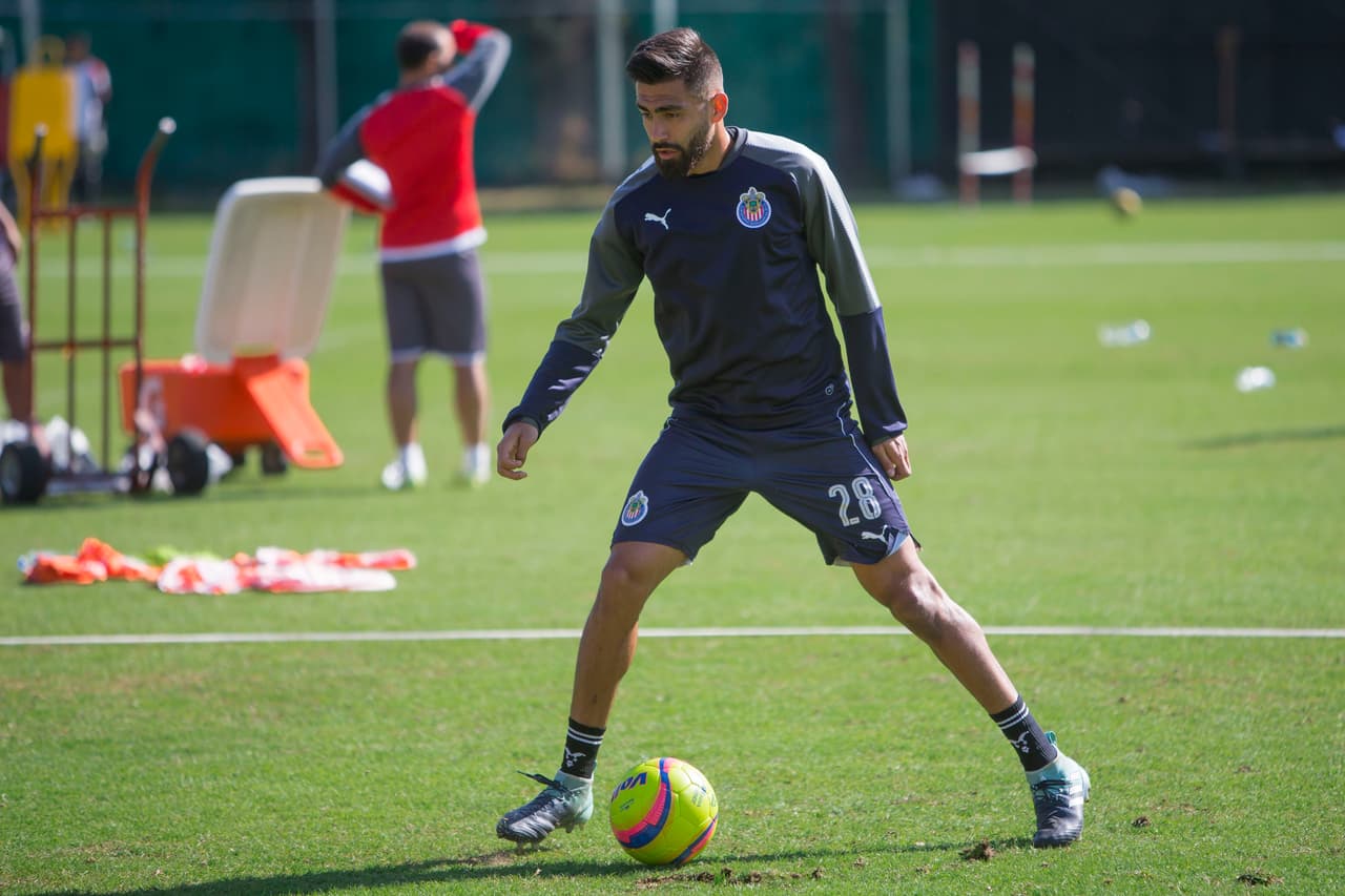 La ventaja para Basulto es que también puede jugar como lateral derecho, por lo que en un eventual regreso a la titular de Alanís está disponible para otra posición.