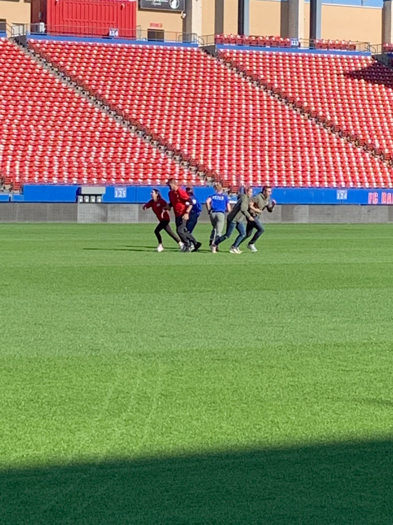 Kansas City y el estadio Children's Mercy Park recibieron la alegría de 'La Carrera', la competencia que ofrece pases a la Final de la Copa Oro. Esa sede del certamen fue testigo de la diversión del capítulo 7.