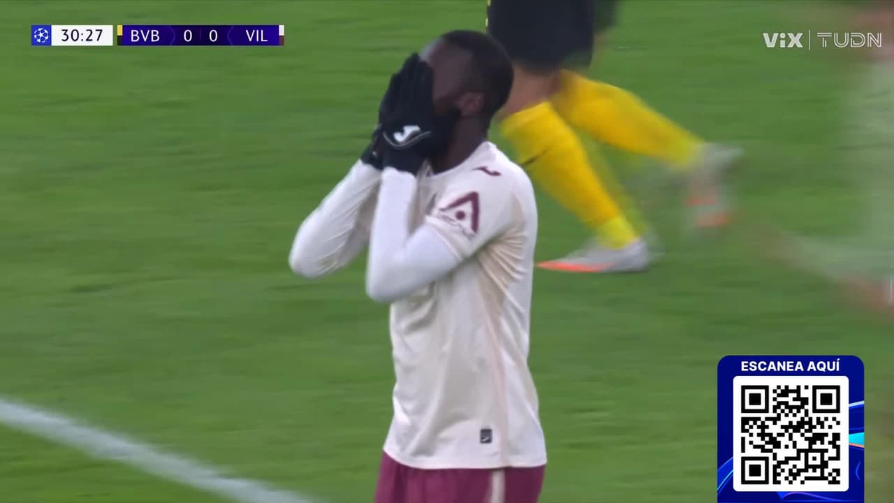 ¡Se salva el Dortmund! Jugada de pizarrón que casi termina en el 0-1