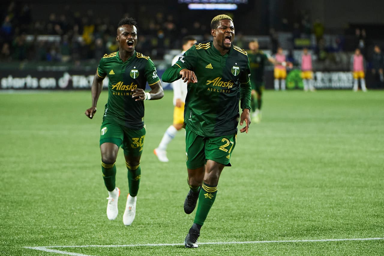 La 'perla' de la noche fue el golazo de chilena que marcó Dairon Asprilla.
<br>