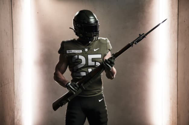 Esta es la espectacular indumentaria que vestirá a los protagonistas del juego Army vs Navy de la NCAA el 12 de diciembre.