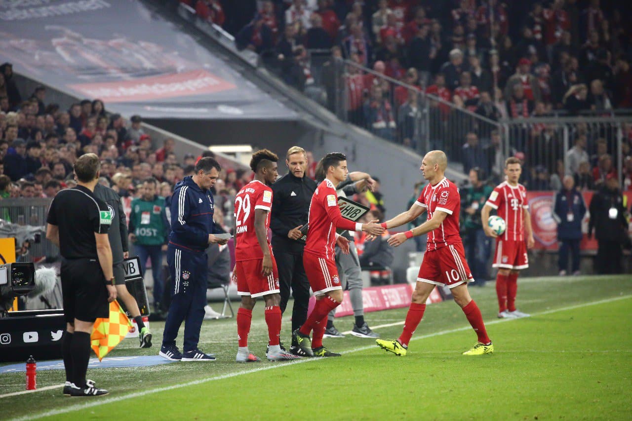 A falta de 5 minutos, Ancelotti envió al campo a James y Coman, pero ya era demasiado tarde y no pudieron cambiar la historia.