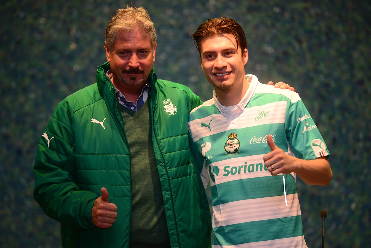 Jorge Villafaña fue presentado como nuevo refuerzo de Santos Laguna para el Clausura 2016