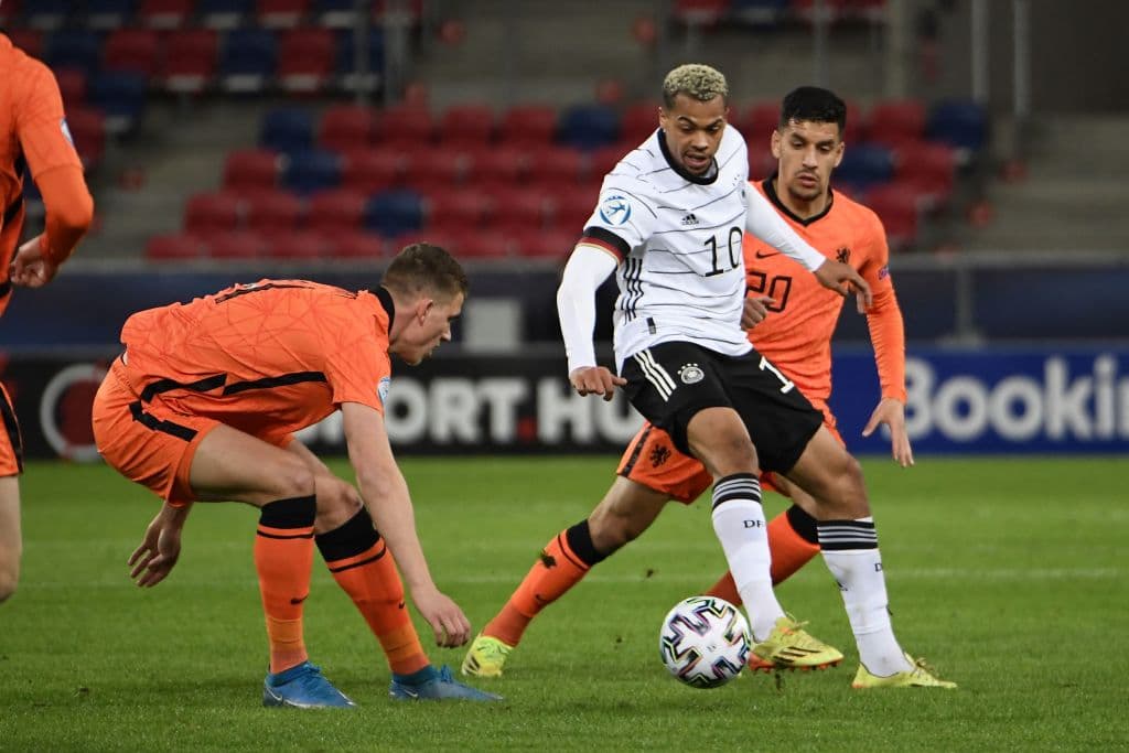 En el Grupo A, Alemania y Holanda igualaron por la mínima para llegar a cuatro y dos unidades, respectivamente.