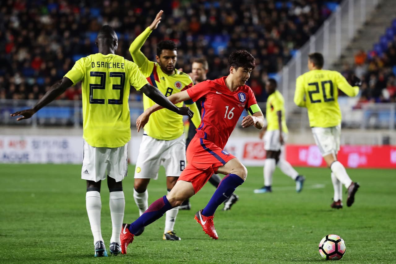 Los locales continuaron con su dinámica y se acercaron en varias oportunidades al segundo gol, fallando en puntería y haciendo protagonista al portero 'cafetero'.