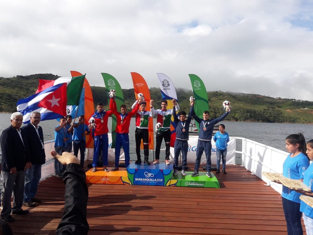 El remo en sus dos categorías le brindó también medallas de oro a la delegación mexicana.
