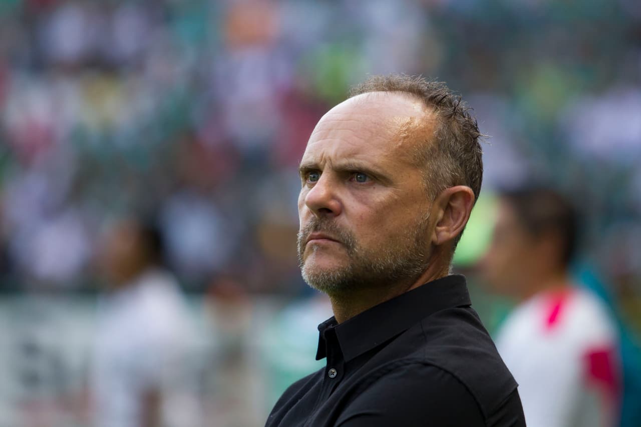 Apenas una jornada después, Javier Torrente fue víctima de su mal temperamento y los directivos de León decidieron removerlo del cargo de técnico.