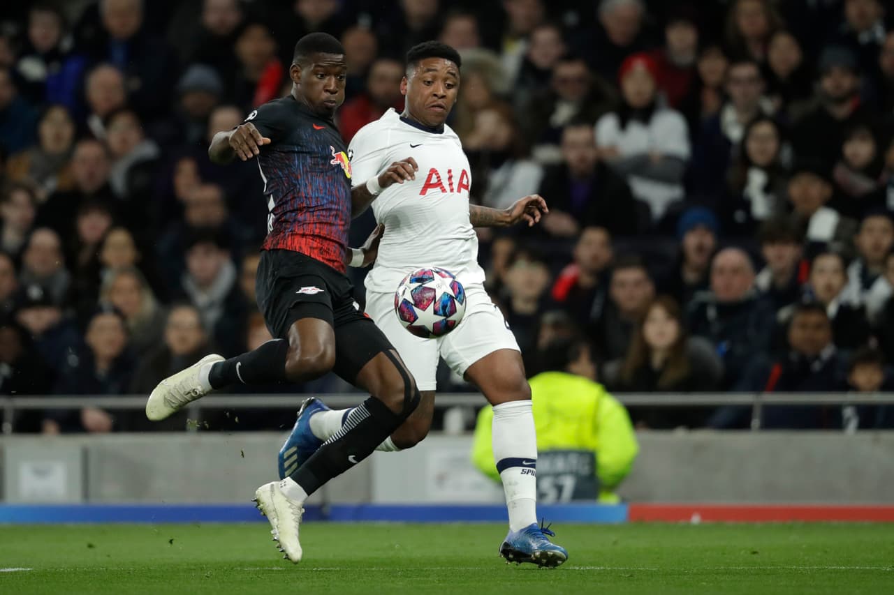 Comenzó el partido de manera frenética, ambos equipos mostraron iniciativa y ganas de tener el balón.