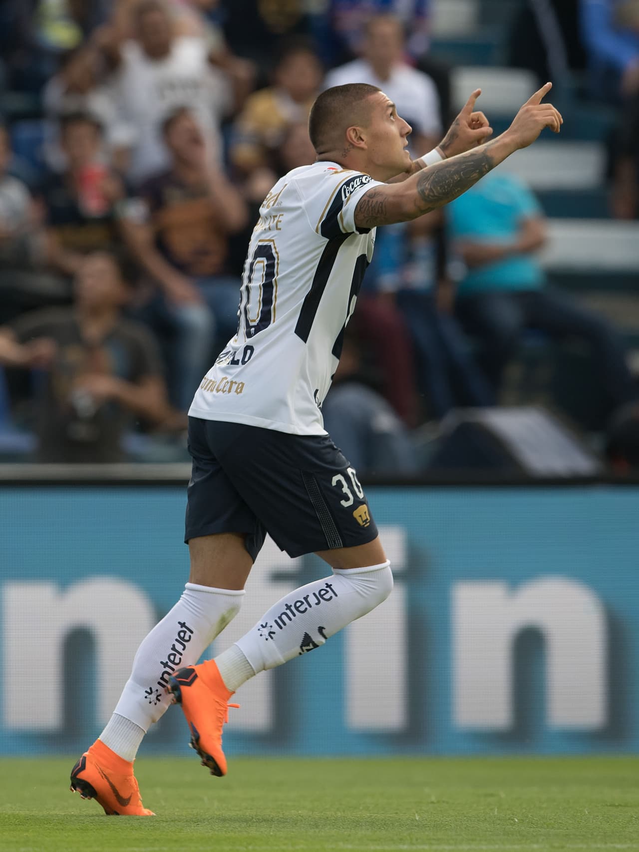 09 Pumas: 16 puntos producto de 4 victorias, 4 empates y 4 derrotas con 15 goles a favor y 17 en contra.