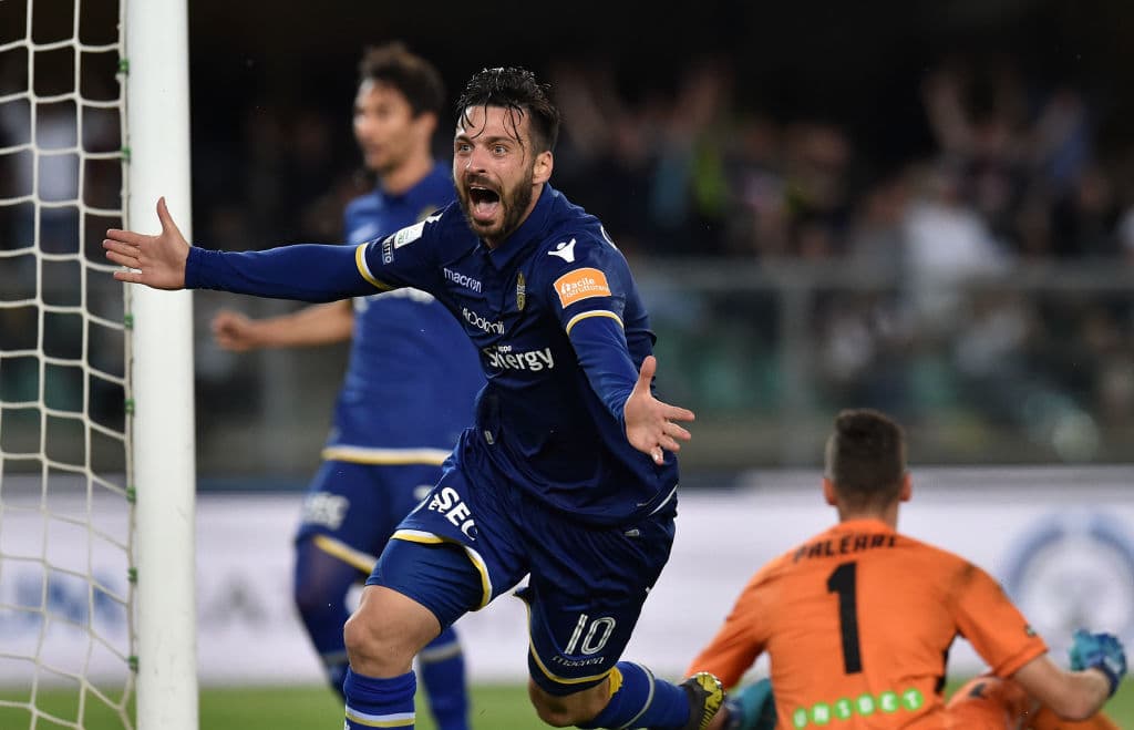 En 1985 Hellas Verona ganó el título de la Serie A pero luego de eso, el equipo ha estado en constante vaivén con la segunda categoría del fútbol de Italia.