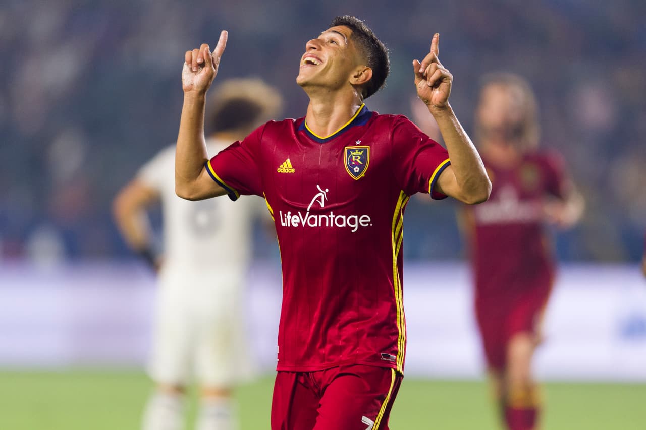 El venezolano Jefferson Savarino lideró la fiesta del RSL en casa del Galaxy