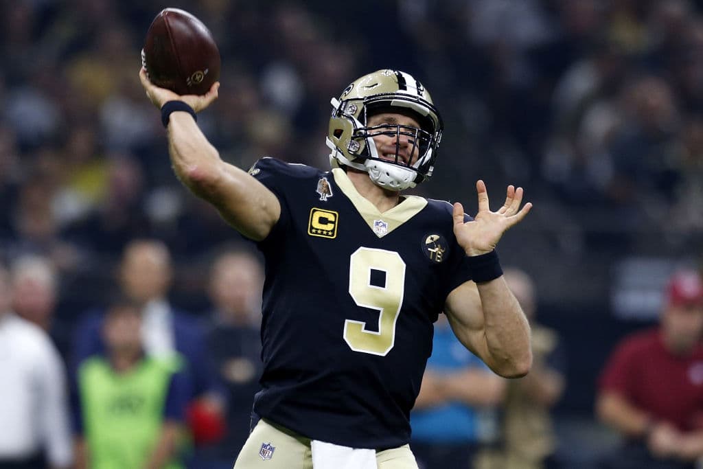 2) 
<b>Drew Brees</b>. El quarterback de New Orleans comple´to 37 de 45 pases para 439 yardas con tres pases de touchdown. SIn embargo no evitó que los Saints perdieran 48-40 con los Buccaneers.