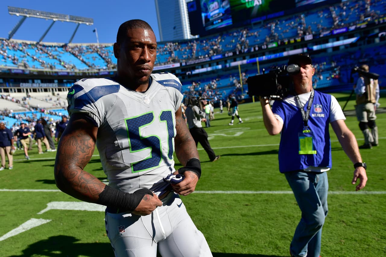 Carolina firma a Bruce Irvin, ex campeón con Seattle