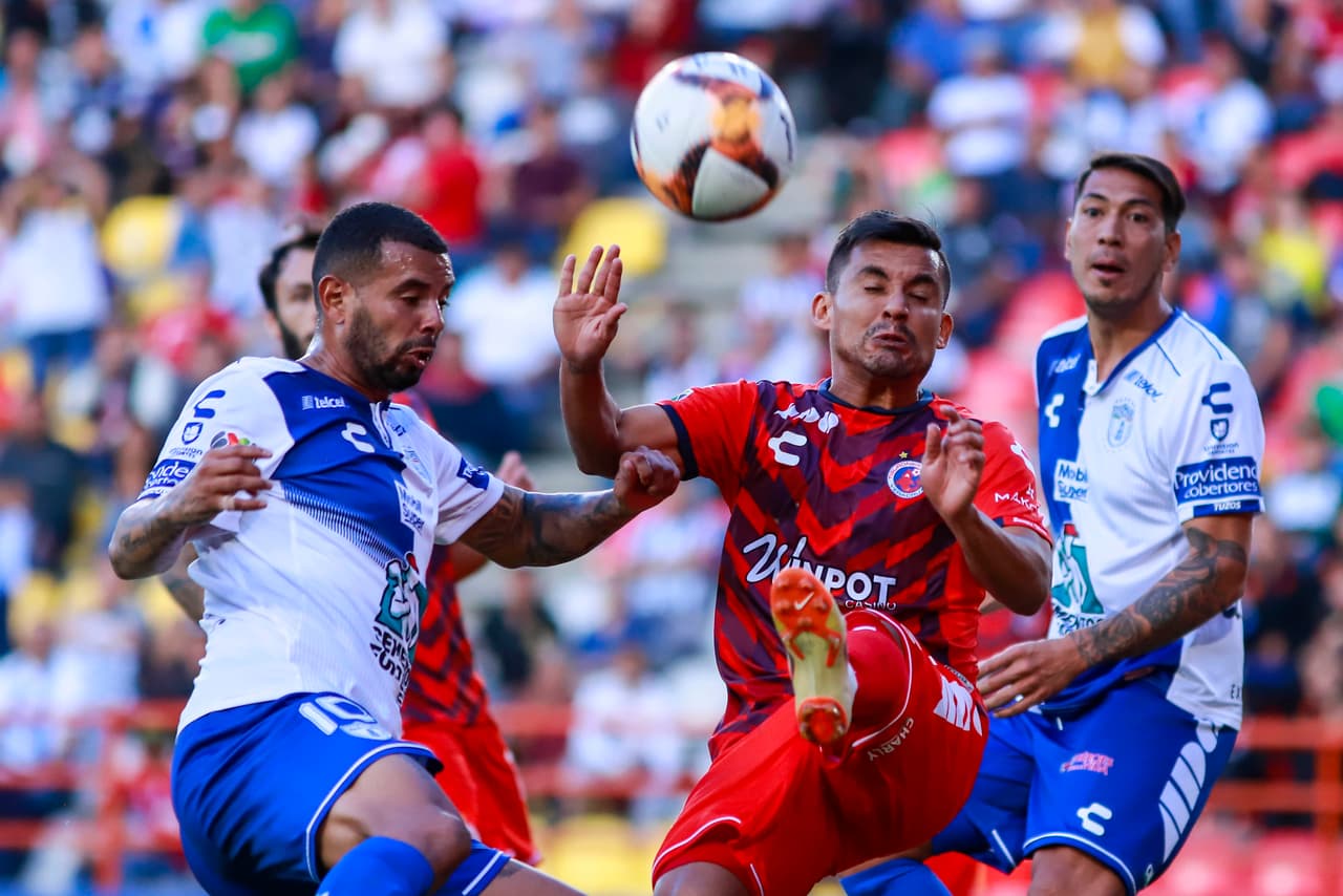 Los Tuzos se encontraban en gran momento y aprovecharon para ampliar la ventaja. Veracruz estaba totalmente desmoralizado.