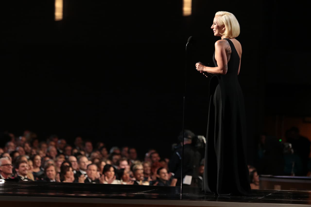 La polémica cantante entonará "The Star-Spangled Banner" en el Levi's Stadium en Santa Clara, California, donde los Carolina Panthers se enfrentarán a los Denver Broncos.