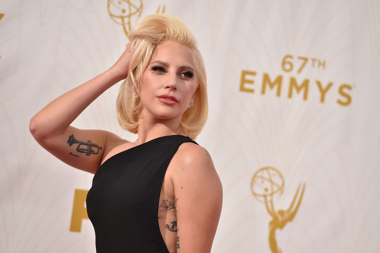 La polémica cantante entonará "The Star-Spangled Banner" en el Levi's Stadium en Santa Clara, California, donde los Carolina Panthers se enfrentarán a los Denver Broncos.