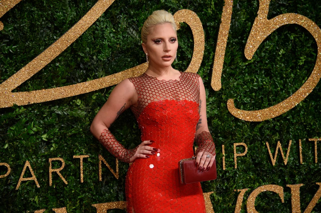 La polémica cantante entonará "The Star-Spangled Banner" en el Levi's Stadium en Santa Clara, California, donde los Carolina Panthers se enfrentarán a los Denver Broncos.