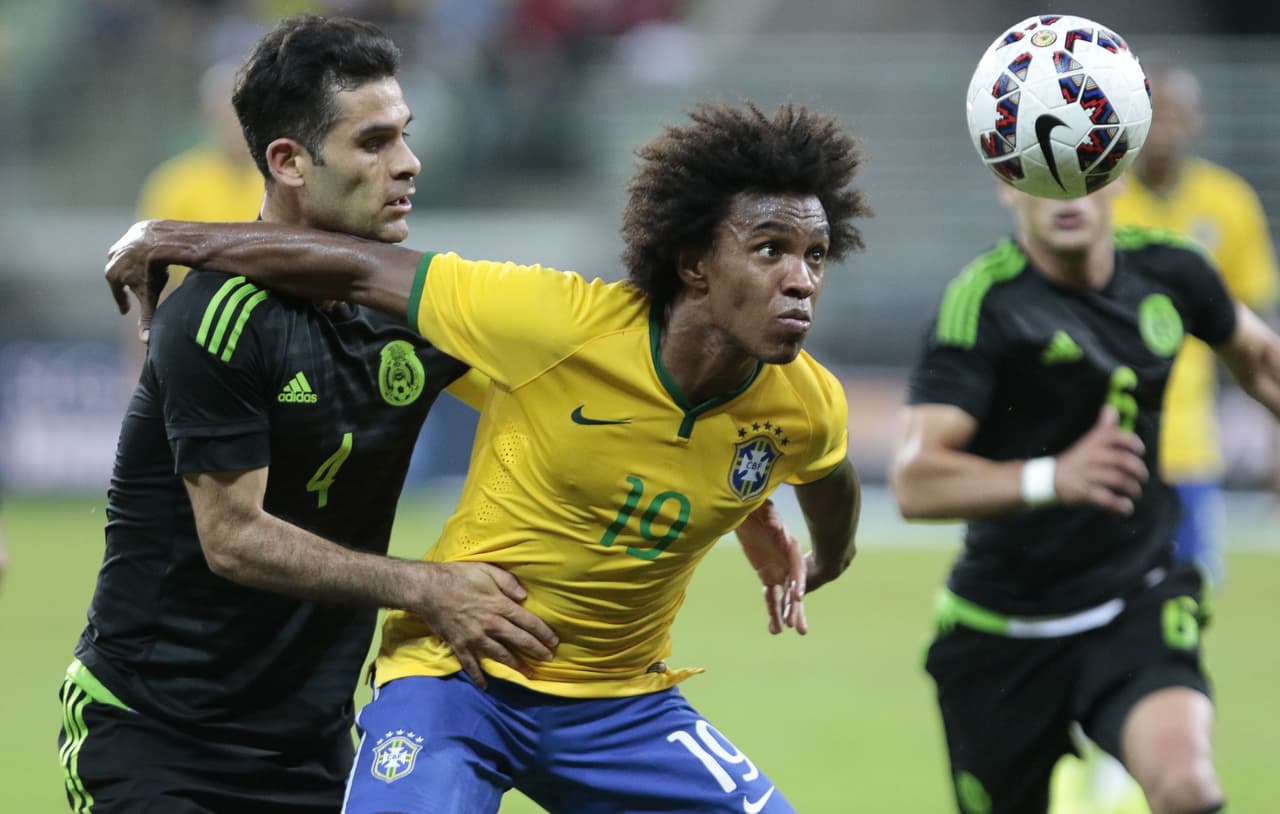 Cerramos las sorpresas con Willian, el volante de Brasil volvió a ser un conductor de la defensa a la zona ofensiva con su versatilidad, velocidad y gambeta. Aunque le falta mejorar en el último toque es una pieza clave del funcionamiento de Dunga con el Scratch.