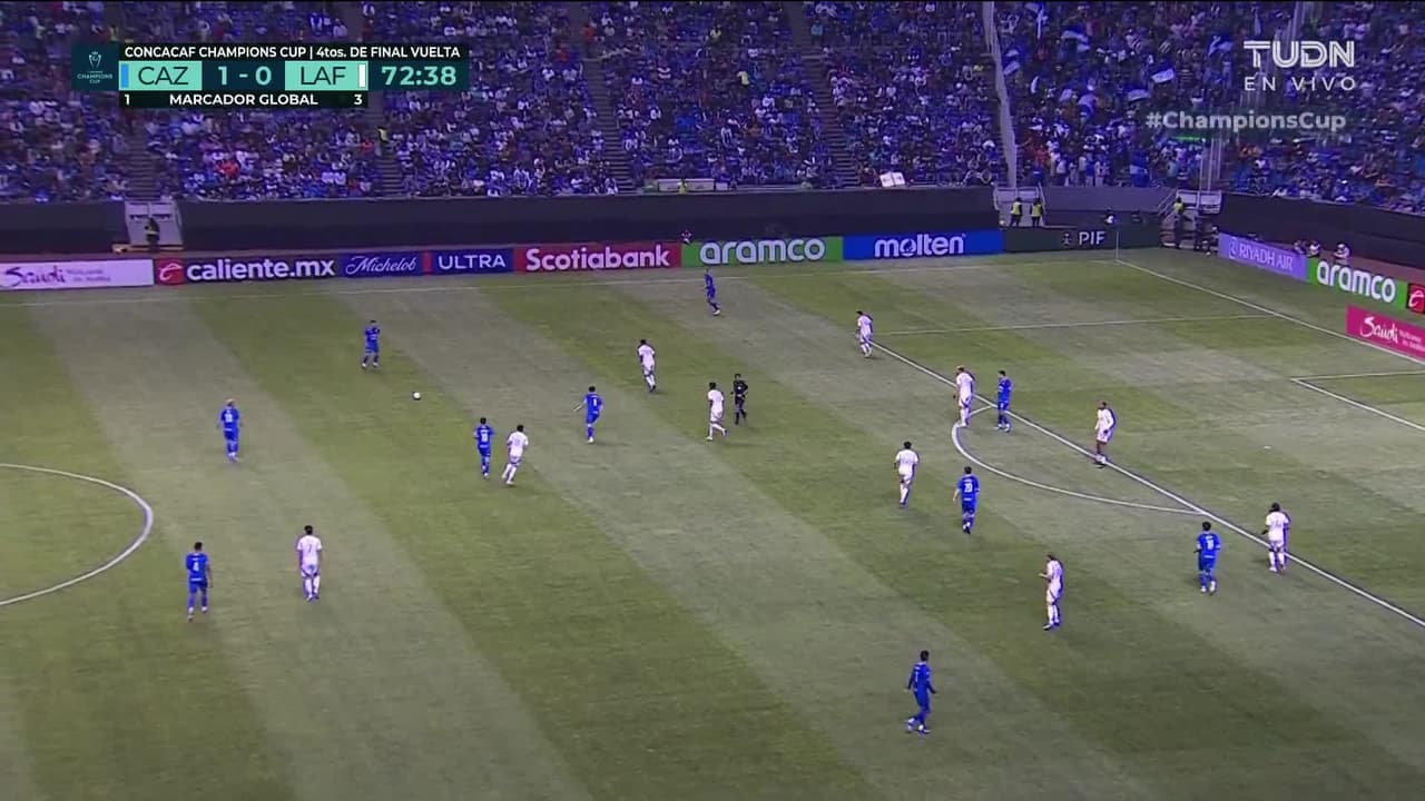 ¡TIRO ATAJADO! disparo por Carlos Rotondi.