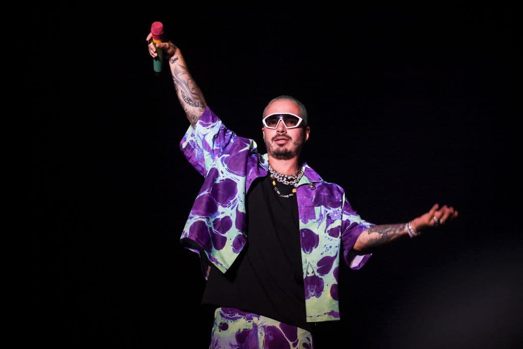 La canción debutó en la sexta plaza de la lista ‘Hot Latin Song’ y en el puesto número 19 en los ‘Latin Streaming Songs’.
<br>