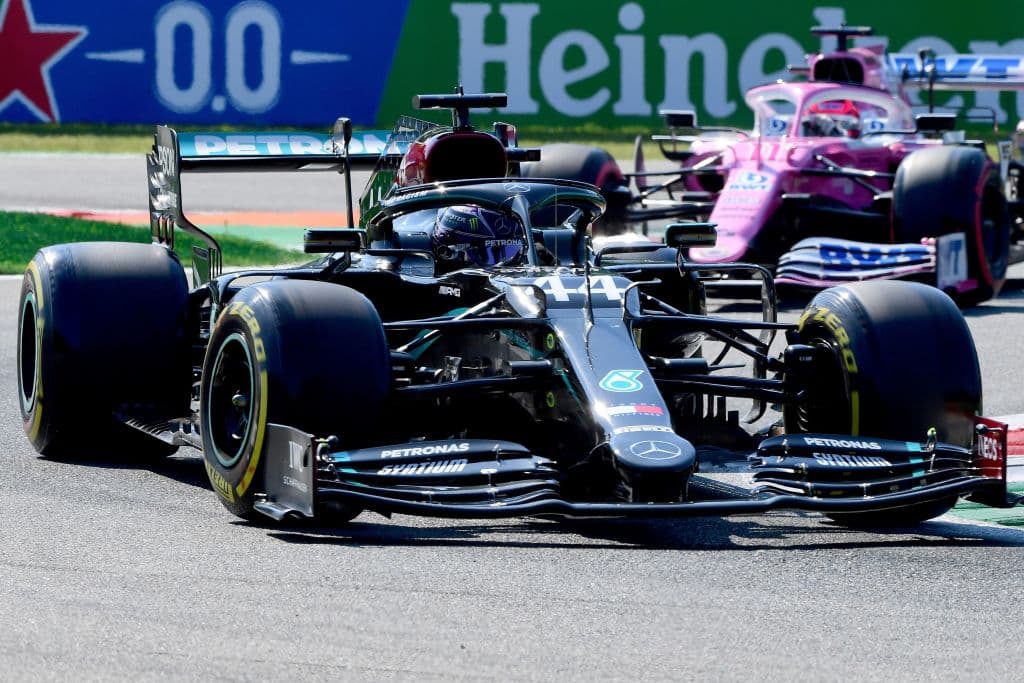 Verstappen, Norris, Ricciardo, Stroll, Albon, Gasly, Kvyat, Ocon, Leclerc, Raikkonen, Magnussen, Grosjean, Vettel, Giovinazzi, Russell y Latifi completan la parrilla de salida.