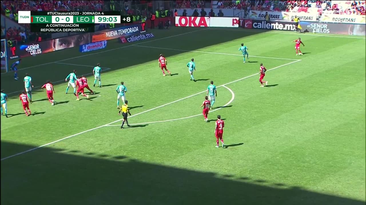 ¡TIRO ATAJADO! disparo por Andrés Mosquera.