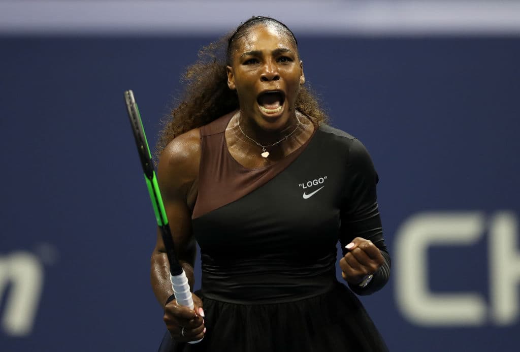 Serena Williams, preclasificada 17 de este certamen, se midió al caer la tarde en contra de la checa Karolina Pliskova, octava sembrada del certamen.