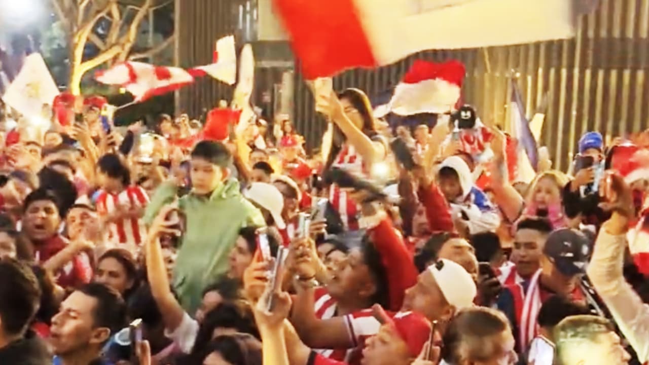 ¡Serenatas de alarido! Aficionados de América y Chivas alientan a sus jugadores