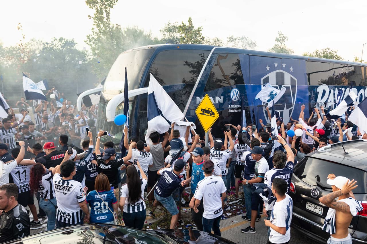 Este fue el ambiente alrededor del Estadio BBVA previo a la Final de la Liga Campeones de la Concacaf entre Monterrey y Tigres.