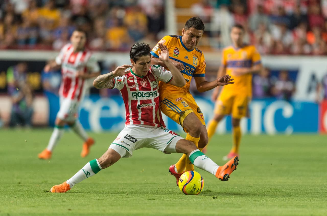 Rayos por su parte necesitaba sumar para mantenerse vivo y buscar la Fiesta Grande.