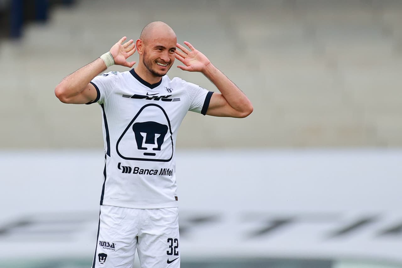 Pumas jugaría de inicio ante América sin Carlos González