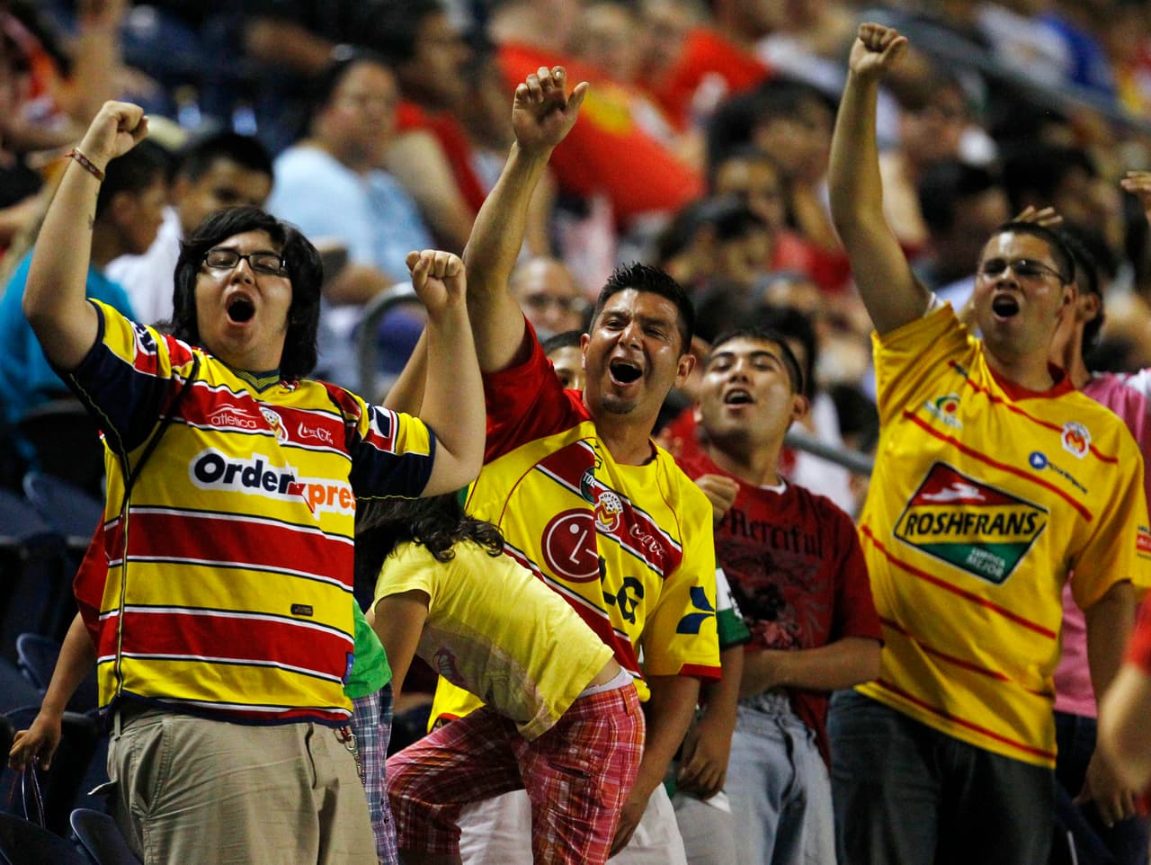 La afición se metió de lleno con el nuevo cambio, que parecía para bien. Pese a que a muchos no les gustaba la idea del cambio de mote.