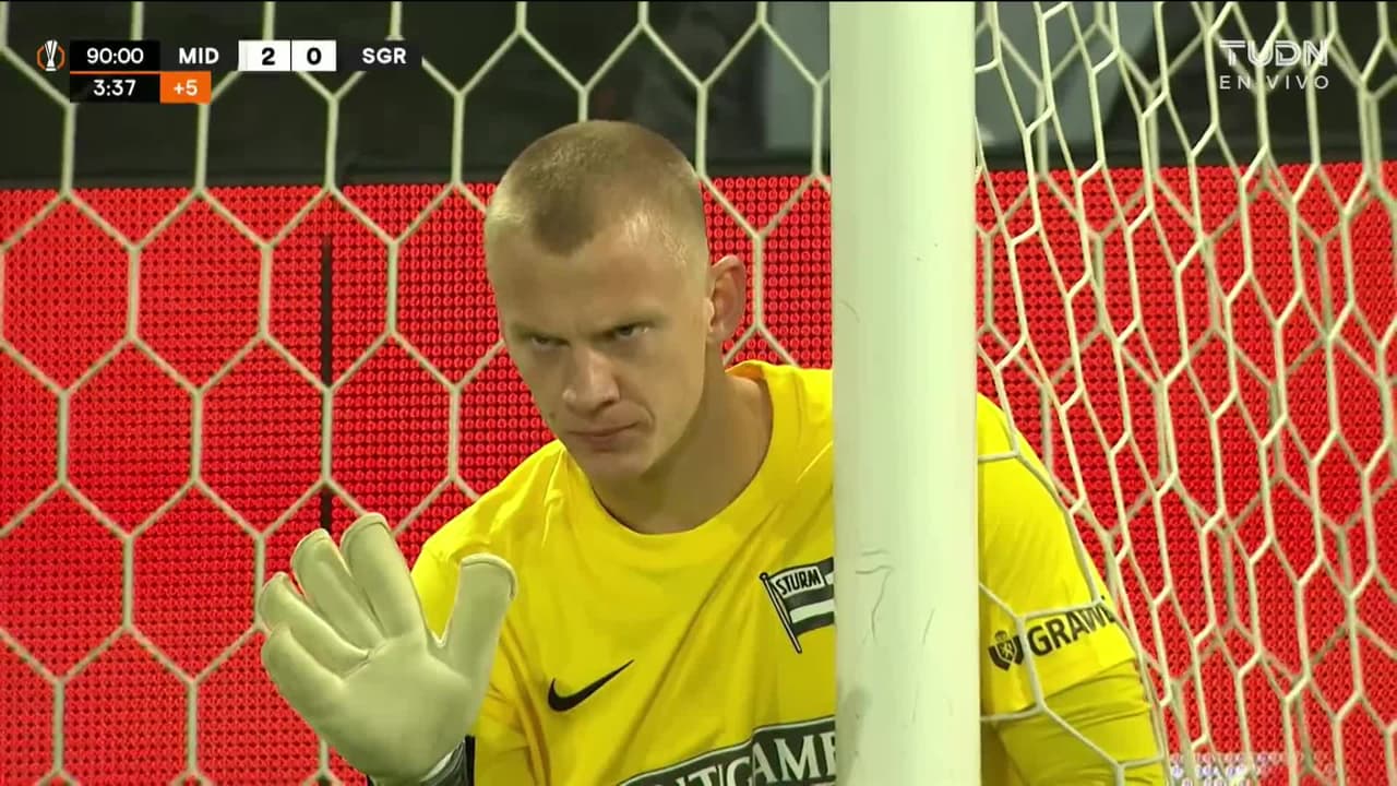 ¡TIRO ATAJADO! disparo por Valdemar Byskov.