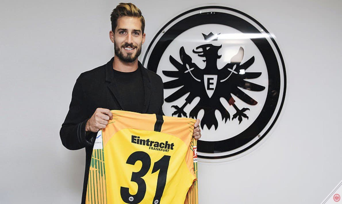 El arquero alemán Kevin Trapp es nuevo compañero de los mexicanos Carlos Salcedo y Marco Fabián en el Eintracht Frankfurt, cedido por el Paris Saint-Germain.