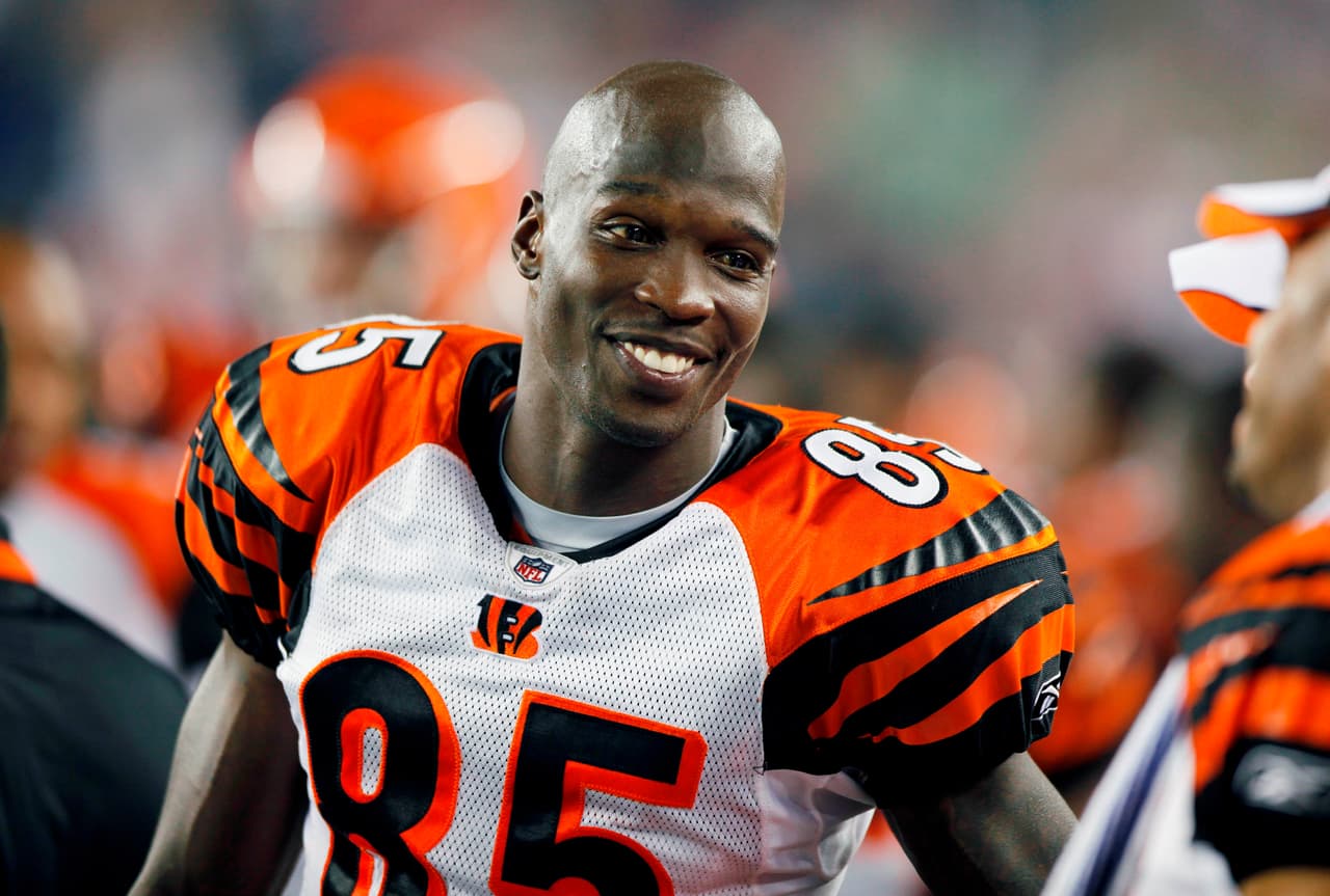 Además de que en un partido tras anotar de seis se puso un saco color crema encima del uniforme que decía futuro miembro del Salón de la Fama, presumiendo estar a nivel de leyendas.