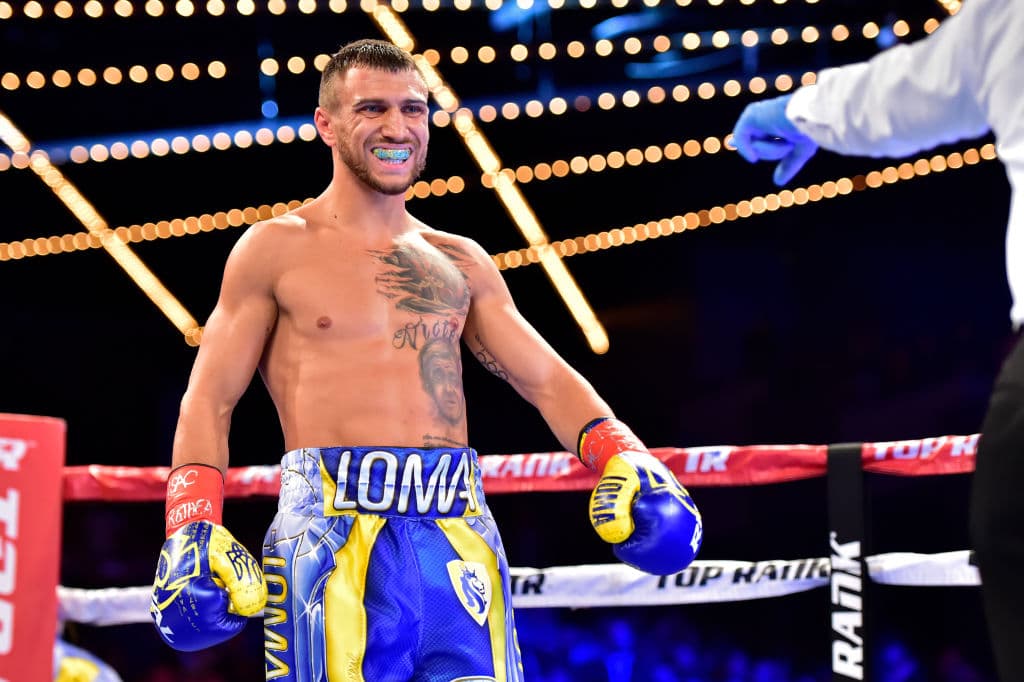 1)
<b>Vasyl Lomachenko</b>. El ucraniano (11-1, 9 KO's) es el campeón de peso ligero, viene de noquear a Jorge Linares en 10 asaltos el 12 de mayo. Su próximo rival es José Pedraza pero no hay fecha aún.
