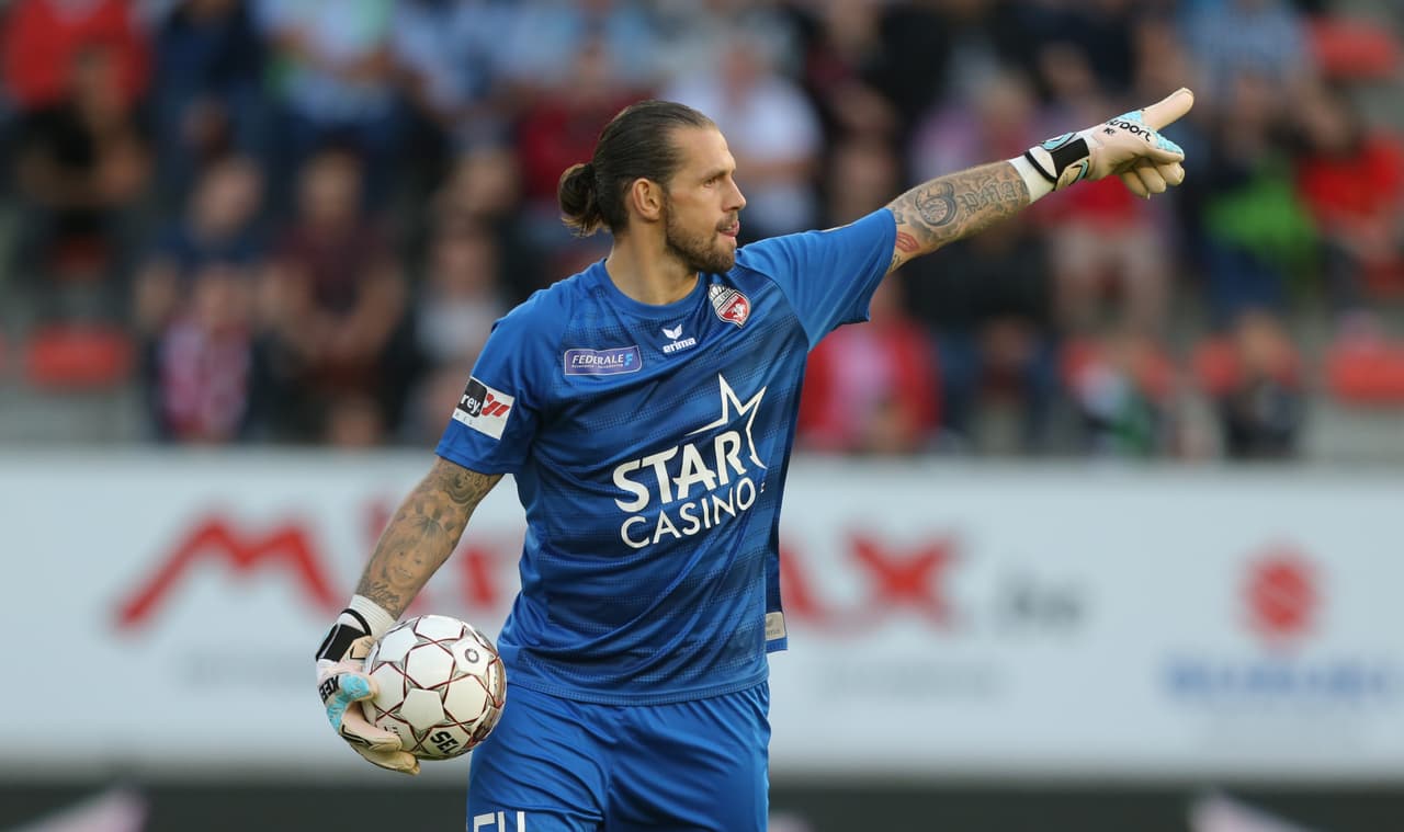 Portero: Logan Bailly (Mouscron)
