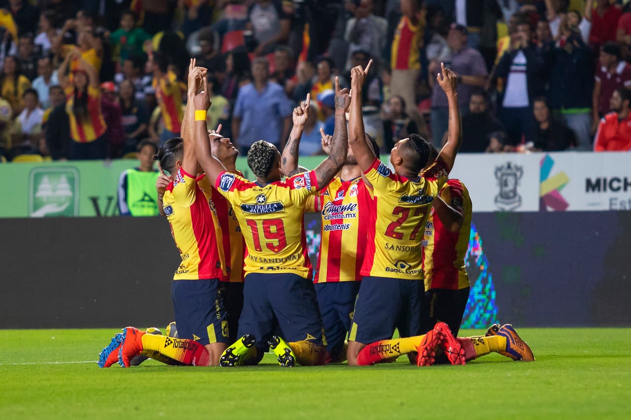 Edison Flores marcó el primer gol del partido apenas al minuto 6 de la primera parte.