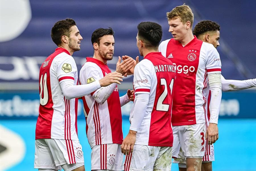 Edson Álvarez y Ajax aumentan ventaja como líderes en la Eredivisie