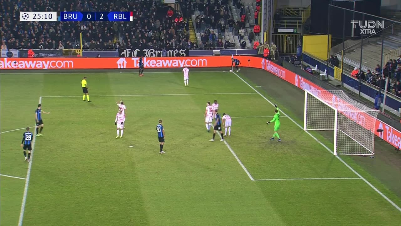 ¡TIRO ATAJADO! disparo por Hans Vanaken.